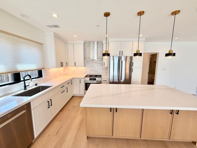Building Photo - Never-Lived-In Luxury: 1,408 Sq Ft Detached Single-Family Home with Private Office — Downtown Sun...