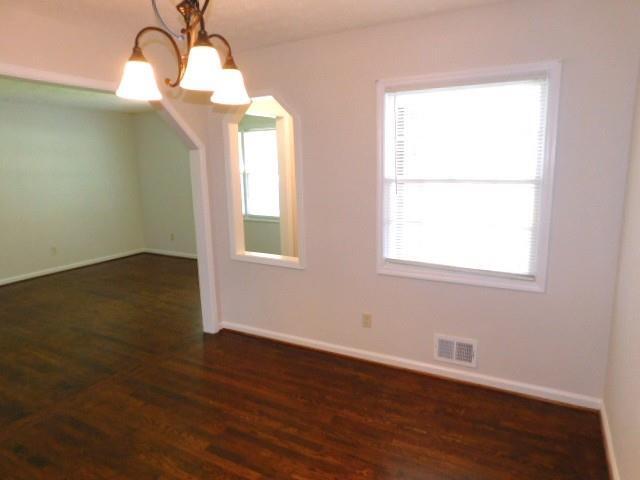Building Photo - 879 Forest Ridge Dr SE
