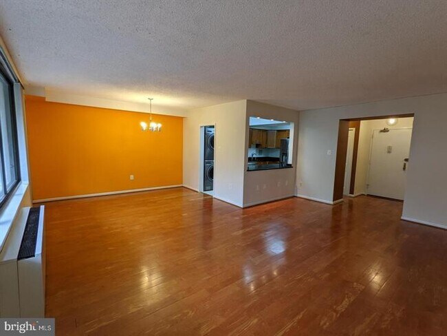 Building Photo - 3701 George Mason Dr