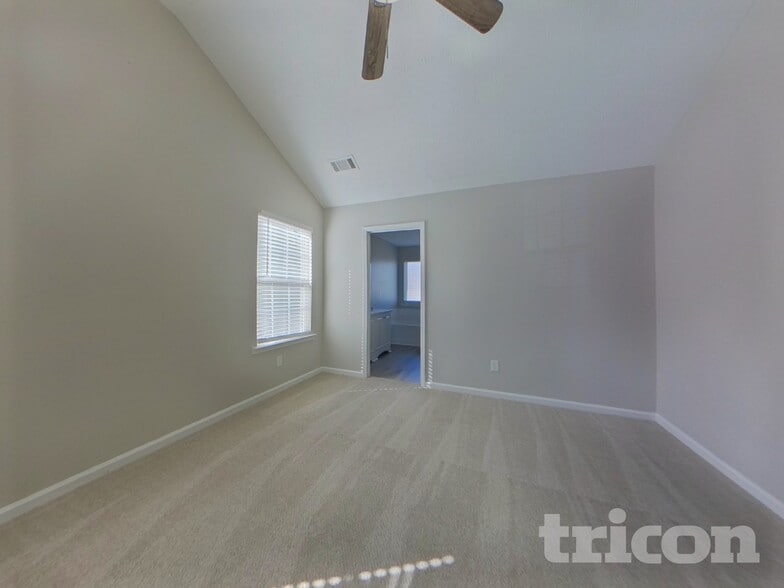 Building Photo - 225 Victoria Blvd