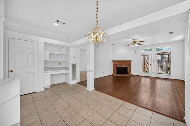 Building Photo - 88 Laughing Brook Ct