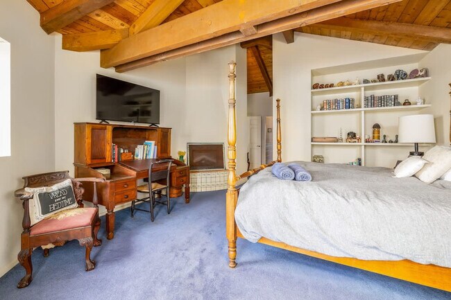 Building Photo - 1941 S Pacific St