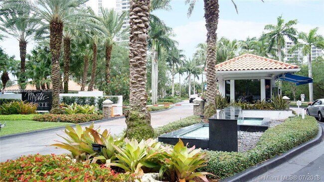 Building Photo - 3530 Mystic Pointe Dr
