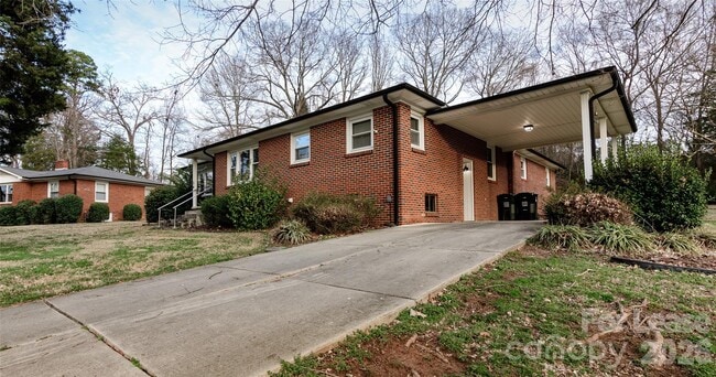 Building Photo - 34 Rollingwood Ln