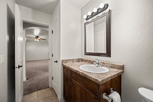 Building Photo - "Spacious 5-Bed Oasis with 3 Baths in Washington, UT – 3,171 Sq Ft of Comfort!"