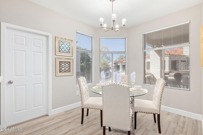 Building Photo - 11375 E Sahuaro Dr