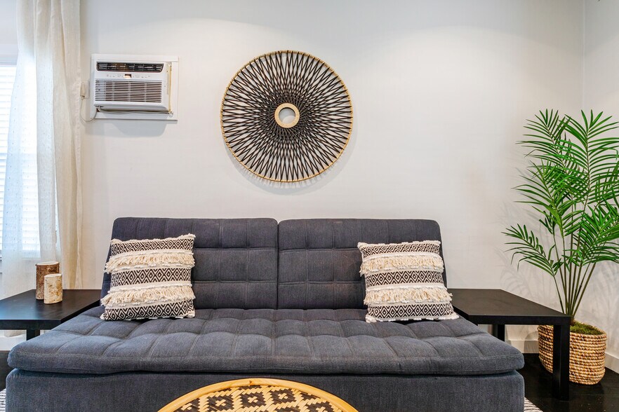 Building Photo - 1806 Washington Way