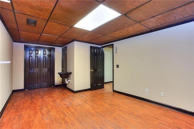Building Photo - 800 Satinwood Pl