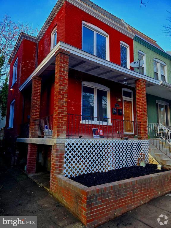 Building Photo - 757 Girard St NW