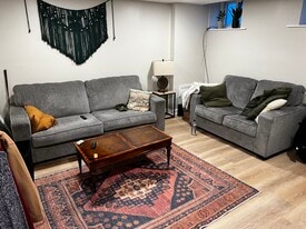 Building Photo - 1424 Catharine St