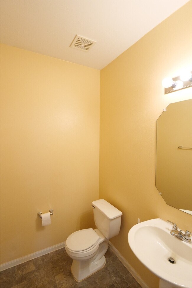 Building Photo - 3827 Pine Forest Green Blvd
