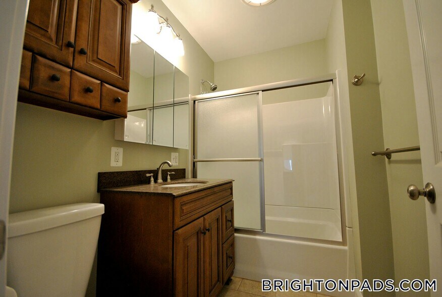 Building Photo - 40 Turner St