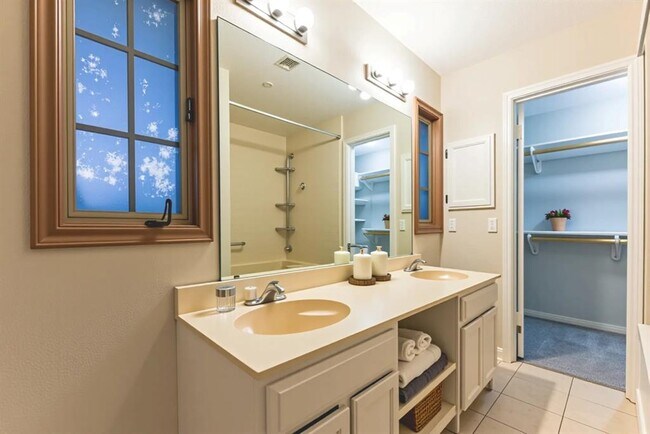 Building Photo - 5215 Kristen Ct