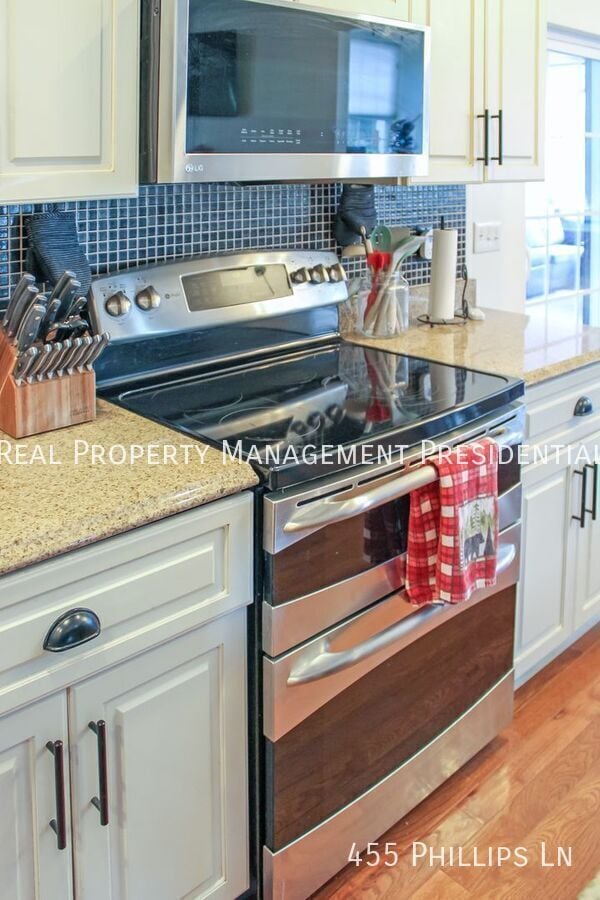 Building Photo - 455 Phillips Ln