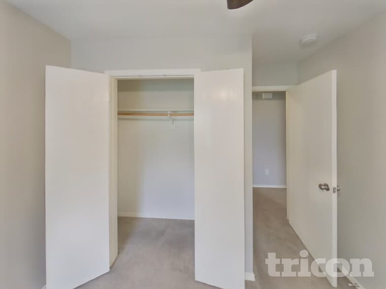Building Photo - 1532 Pine Ln