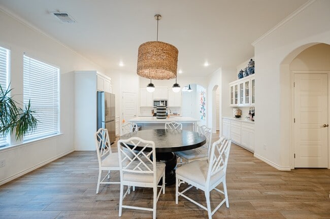 Building Photo - 5401 Constitution Ave