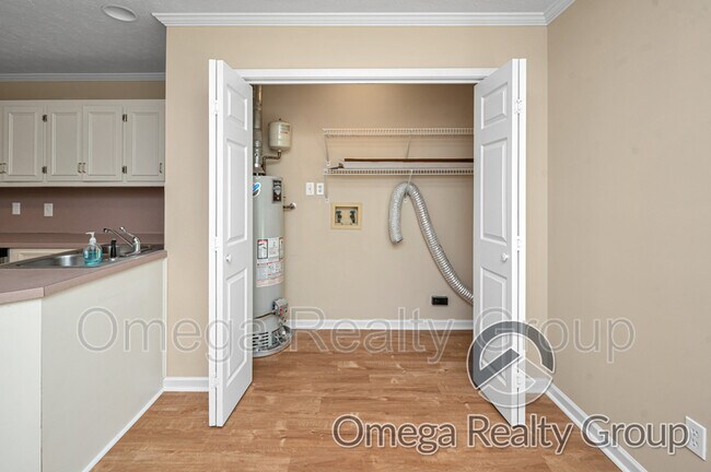 Building Photo - 536 Deer Path