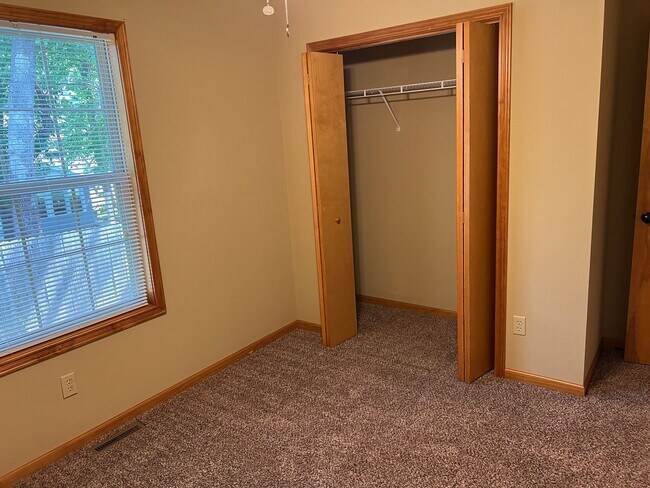 Building Photo - ***PRICE ADJUSTMENT - MOVE IN SPECIAL***