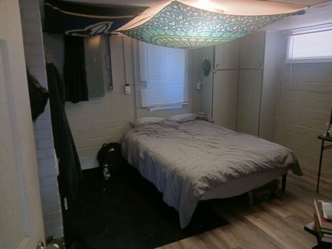 Building Photo - 108 N Russel (Sublease) "Flexible Move in ...
