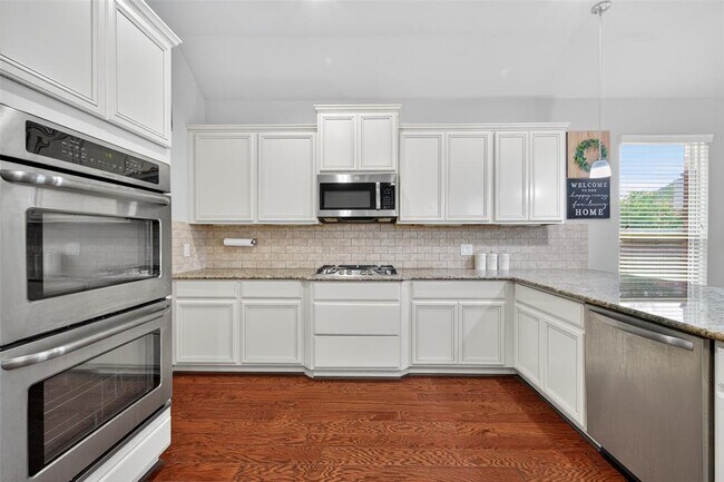 Building Photo - 13935 Manobrook Ct