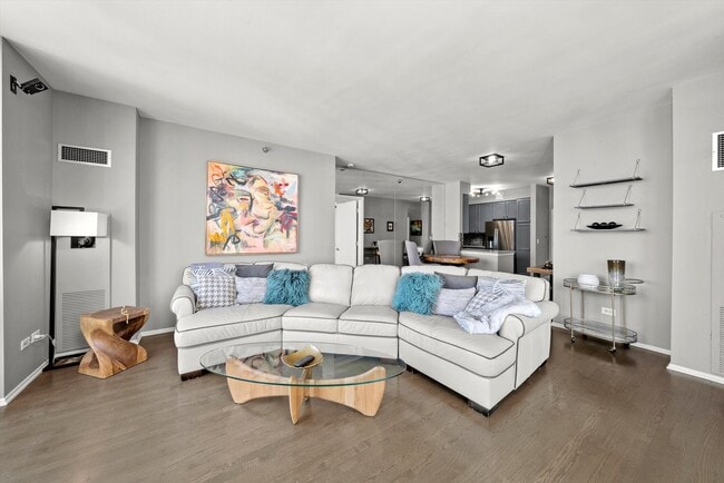 Building Photo - 435 W Erie St