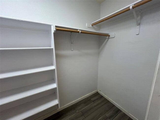 Building Photo - 516 Jefferson Ln