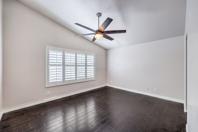 Building Photo - single story upgraded walking distance to park