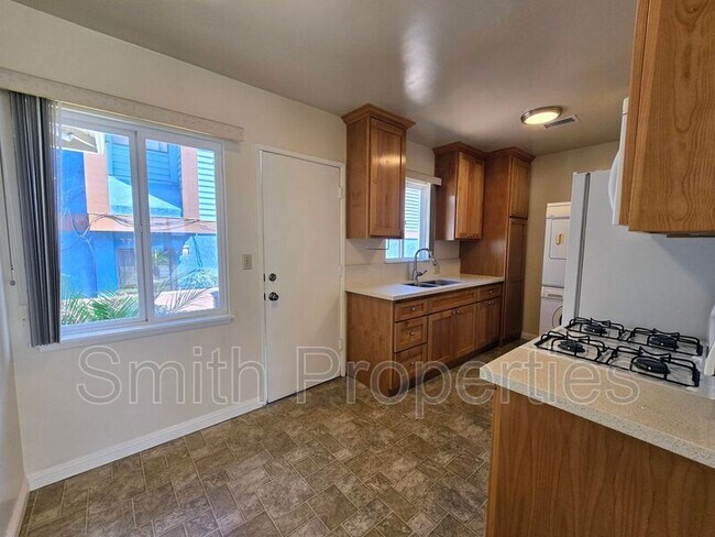 Building Photo - 2601 Gates Ave