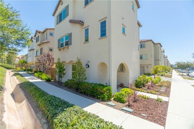 Building Photo - 27659 Rockcrest Rd