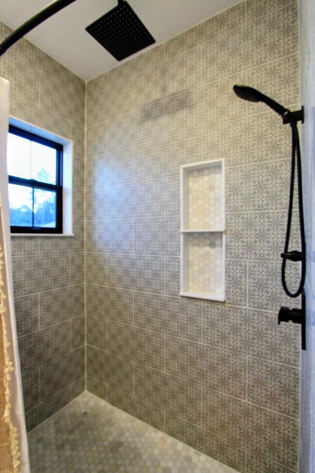 Building Photo - 3116 Pinot Way