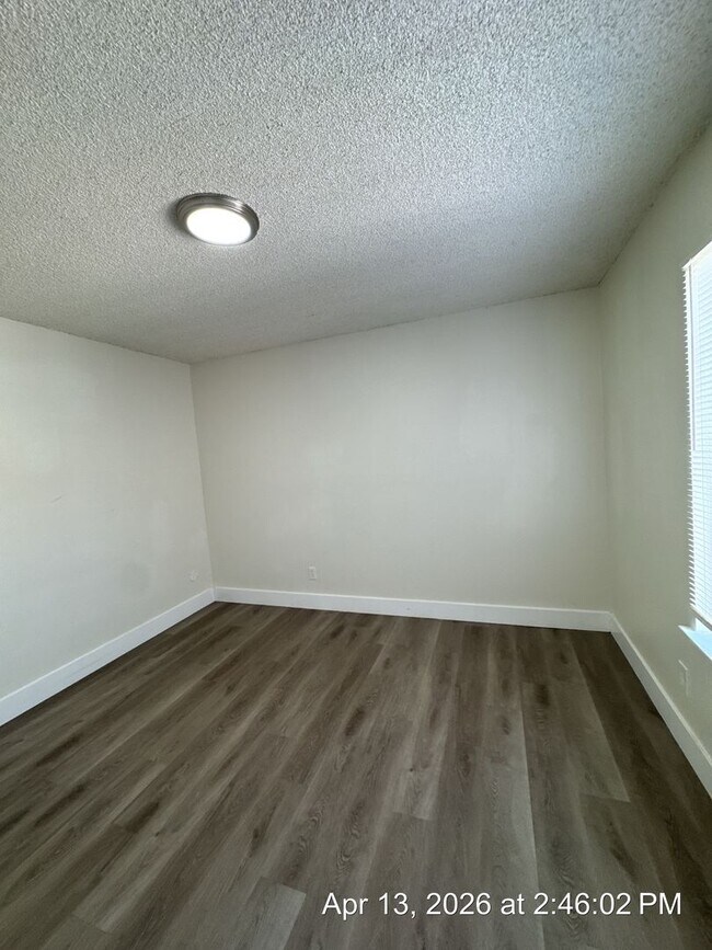 Building Photo - MOVE IN READY! 2 WEEKS OFF!! NO APP FEE! UPSTAIRS UNIT WITH BALCONY!