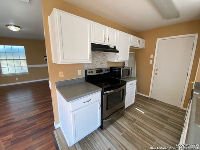 Building Photo - 2110 Calle Estrella