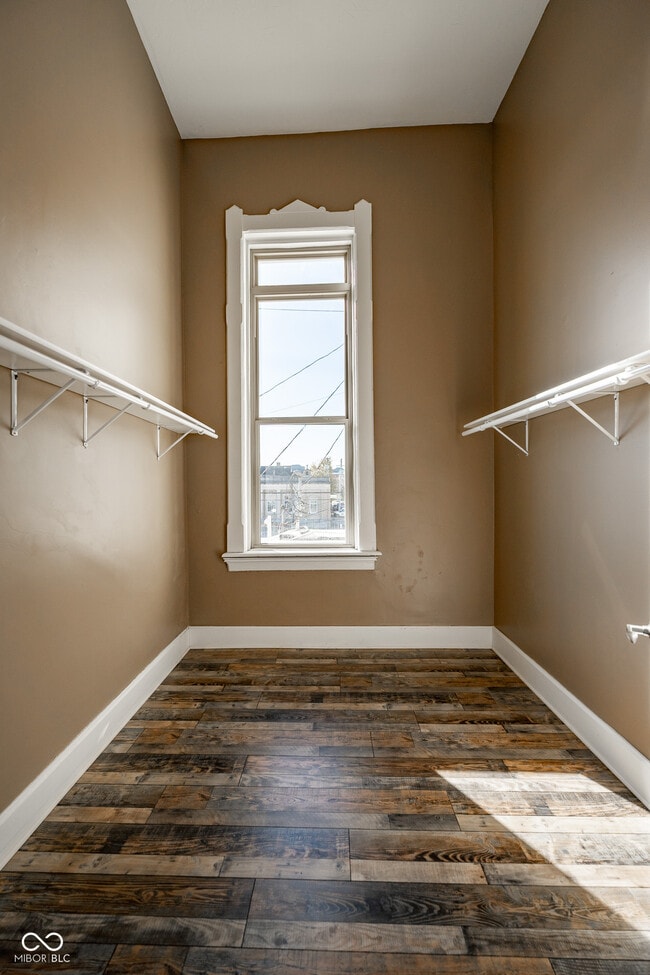 Building Photo - 12 E Washington St