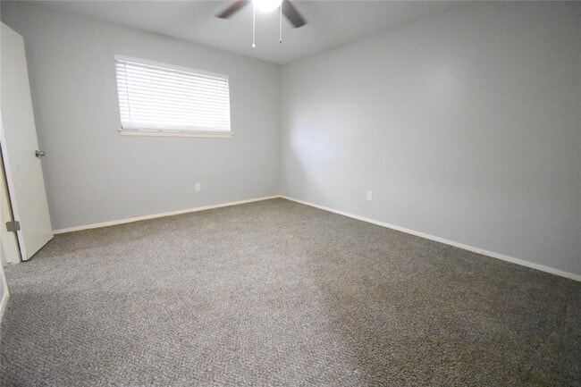 Building Photo - 4603 Meadowood Dr