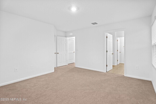 Building Photo - 27 Coastline Wy