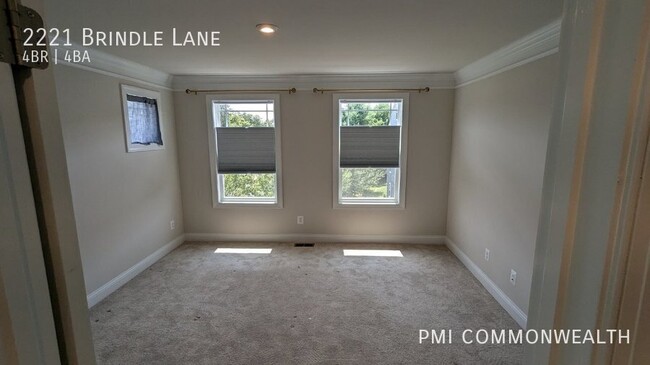 Building Photo - 4 Bed / 3.5 Bath Newly built Townhouse (Av...