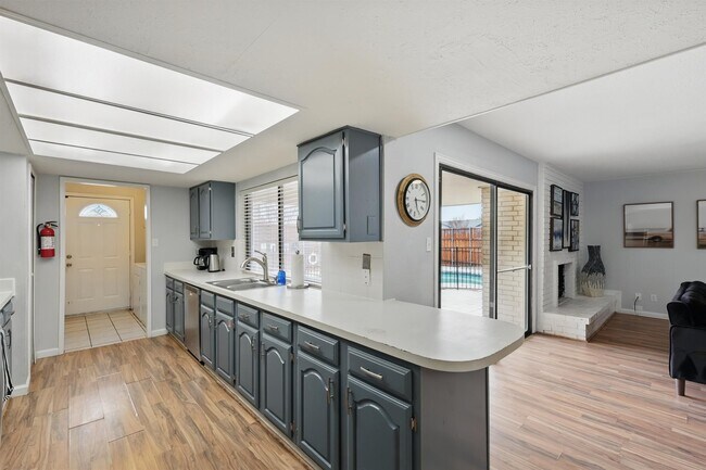 Building Photo - 3454 Livingston Ln