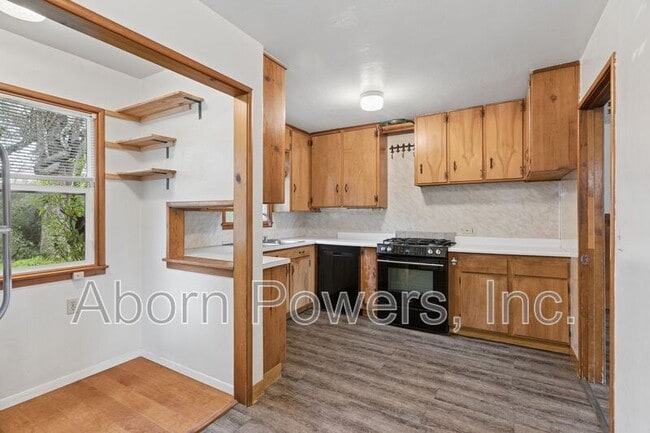 Building Photo - 1800 Tyrrel Ln