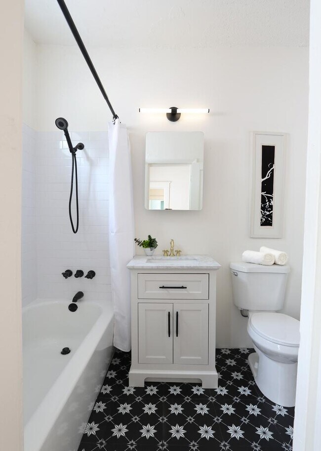 Building Photo - 1529 Madison Ave