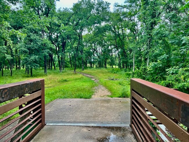 Building Photo - 101 Altamont St