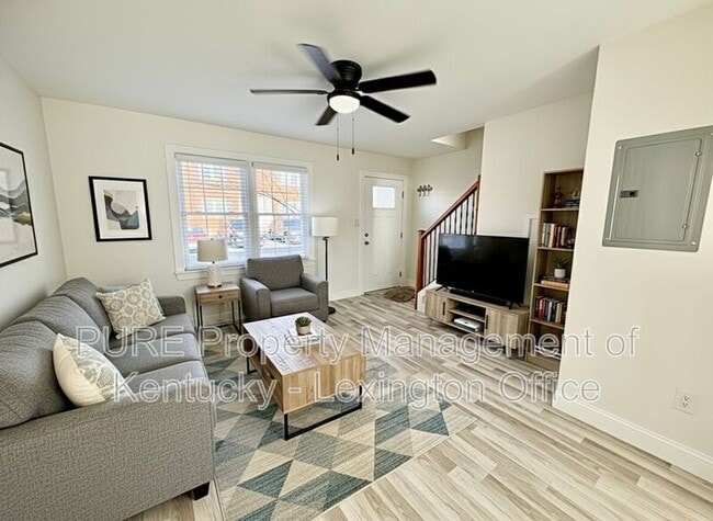 Building Photo - 305 Lake St