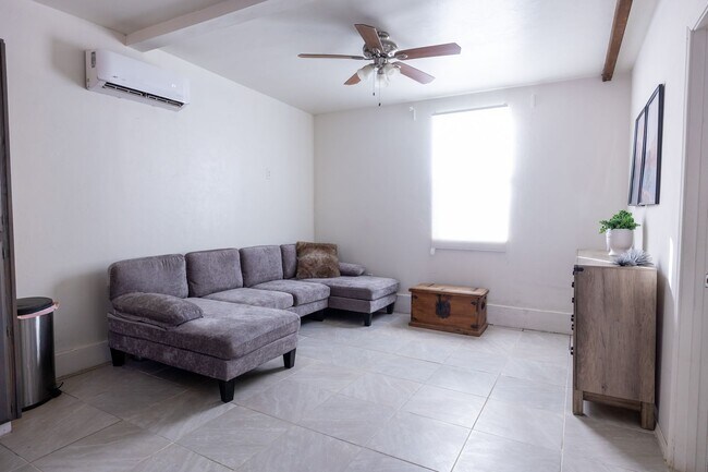 Building Photo - Tour this Private Marana Casita Today! Uni...