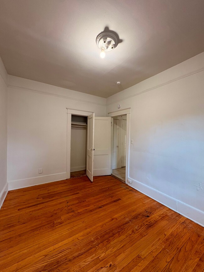 Building Photo - 58 Noxon St
