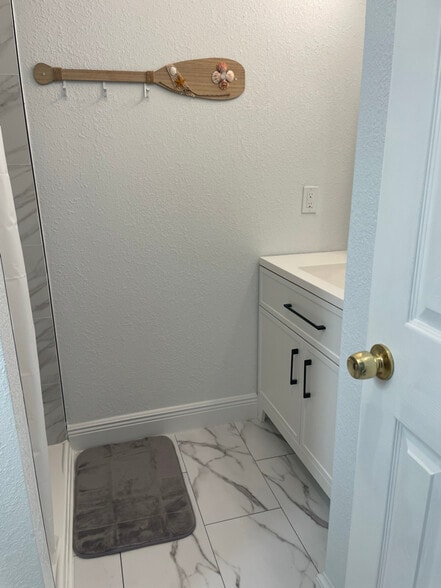 Building Photo - 3115 Marshall Dr