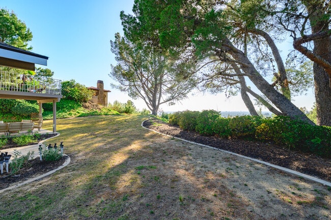 Building Photo - 10961 Limetree Dr