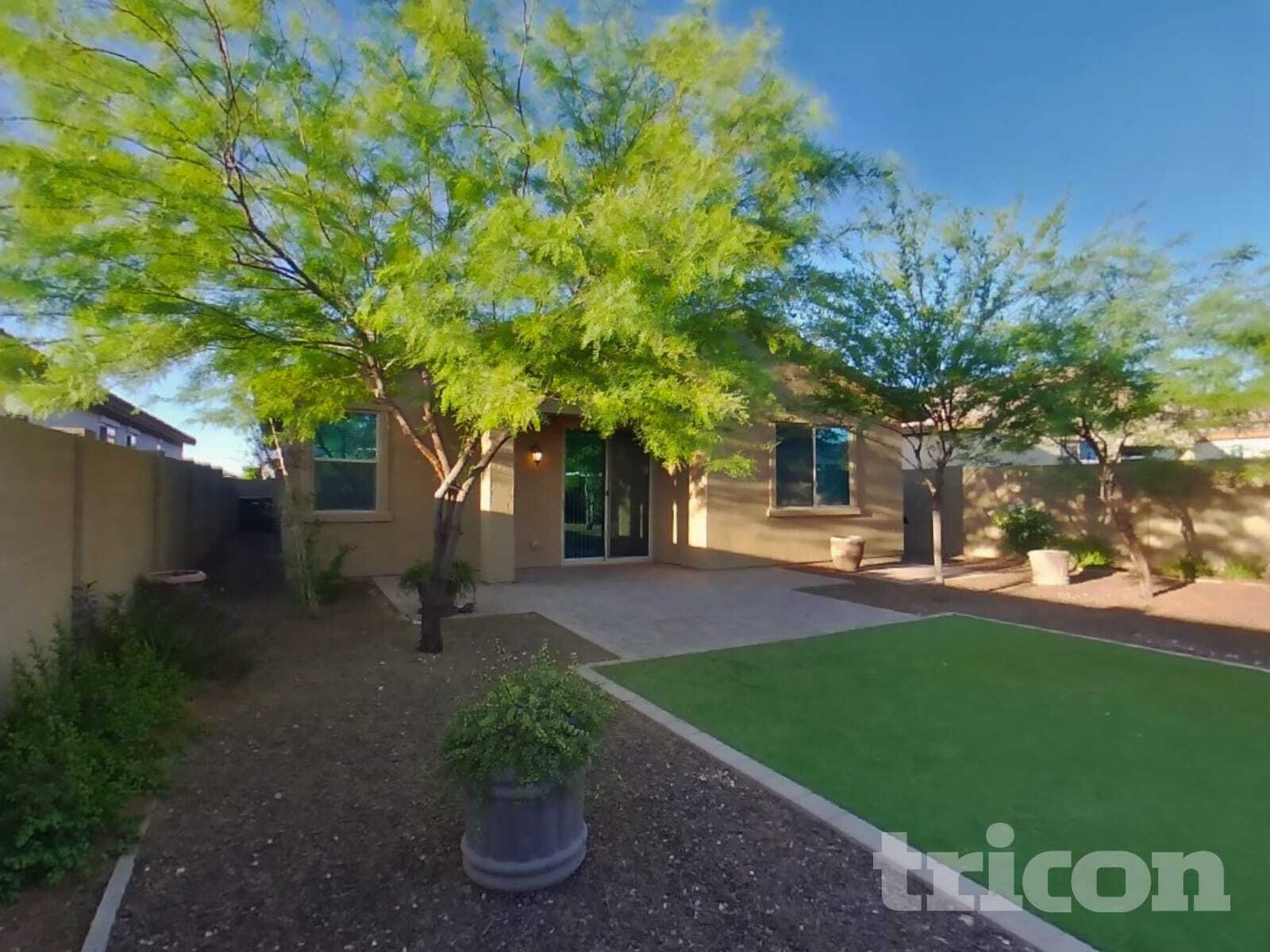 Building Photo - 17762 Via Luna Dr