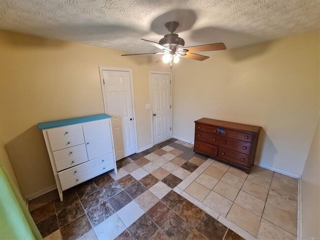 Building Photo - AVAILABLE 08/15/2026 in Millbrook!