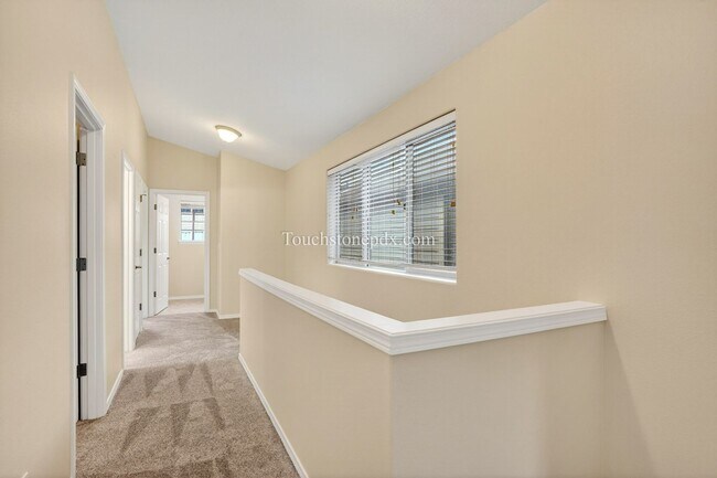 Building Photo - Freshly Updated 3BR Home in Beaverton