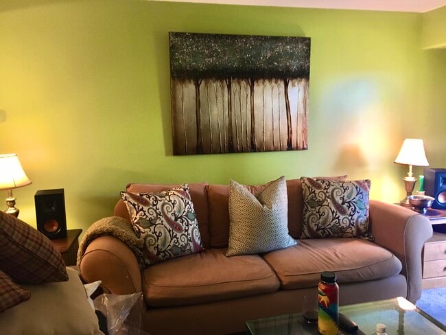 Building Photo - 205 Cresswell St