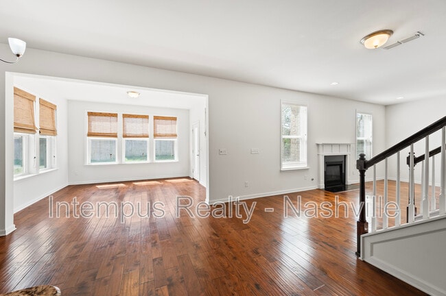 Building Photo - 2637 Miranda Dr